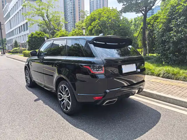 Land Rover Range Rover Sport 2022 3.0 L6 Gloss Black Edition — фото 5