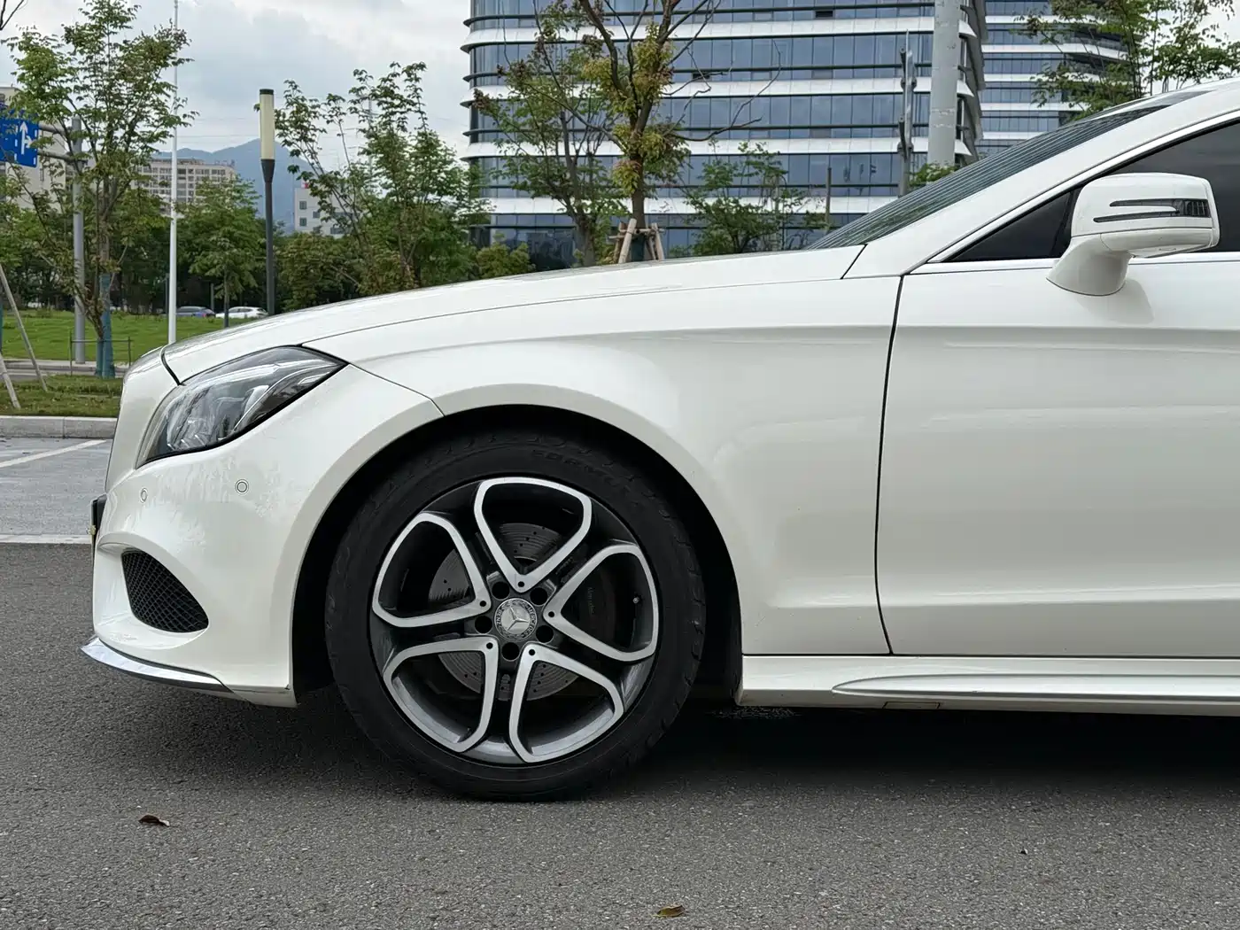 MERCEDES-BENZ CLS