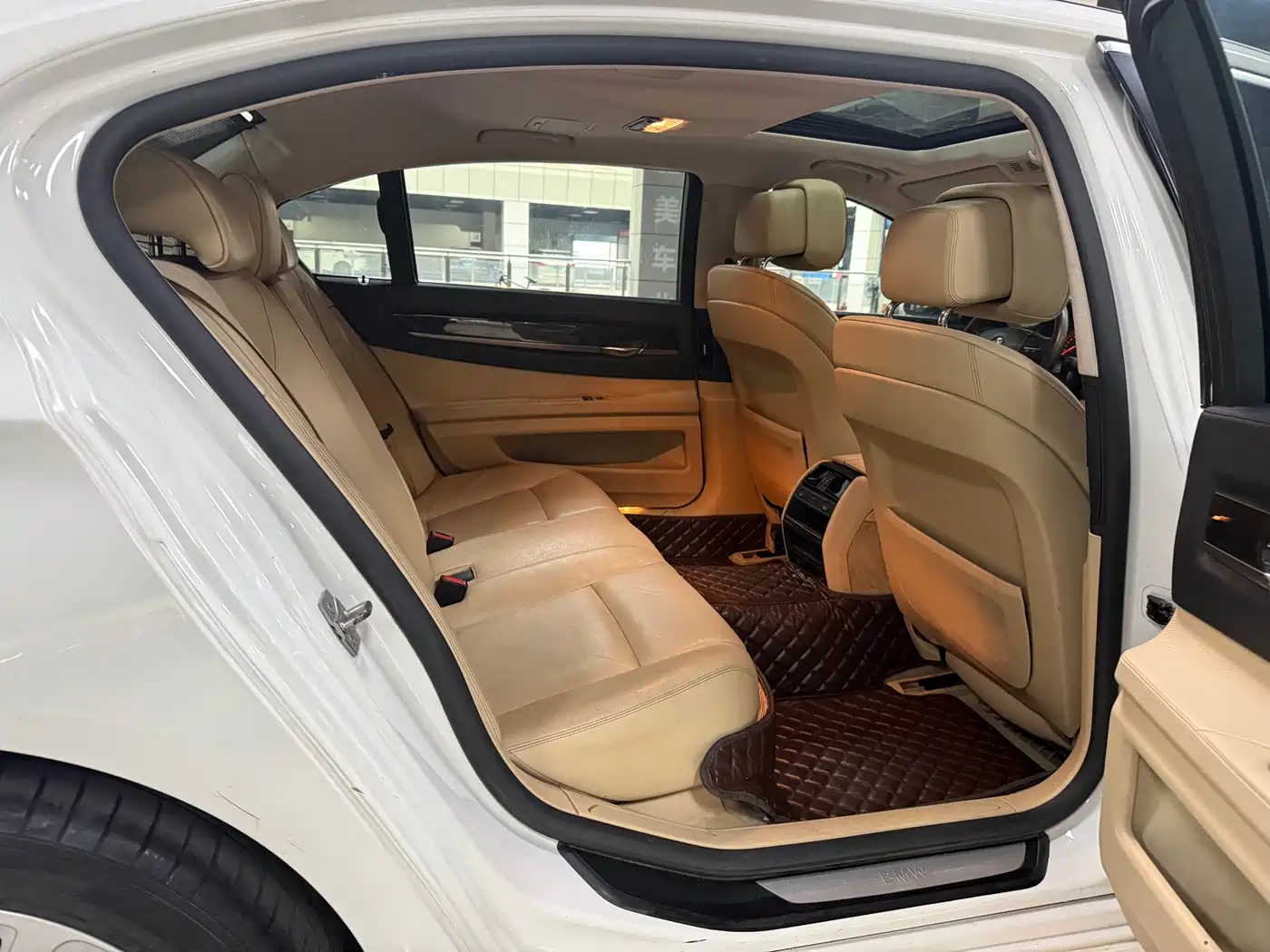 BMW 7 Series 2011 730Li Elegance фото 12