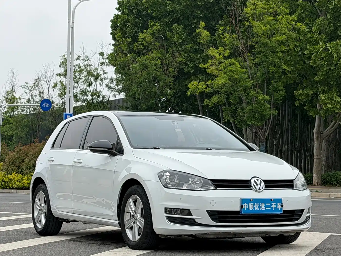 Volkswagen Golf 2017 230TSI Auto Comfort Millionth Anniversary Edition фото 3