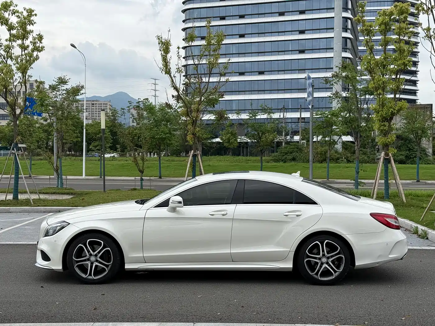MERCEDES-BENZ CLS