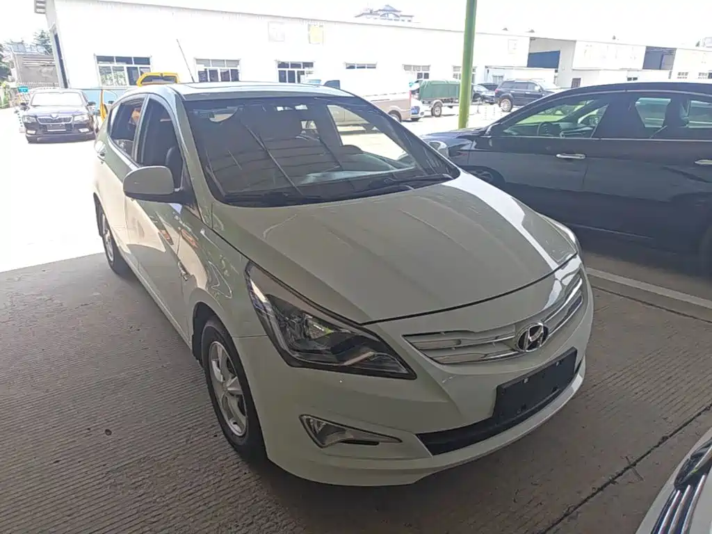 Hyundai Reina 2014 2014 Model 1.4L Automatic GLX