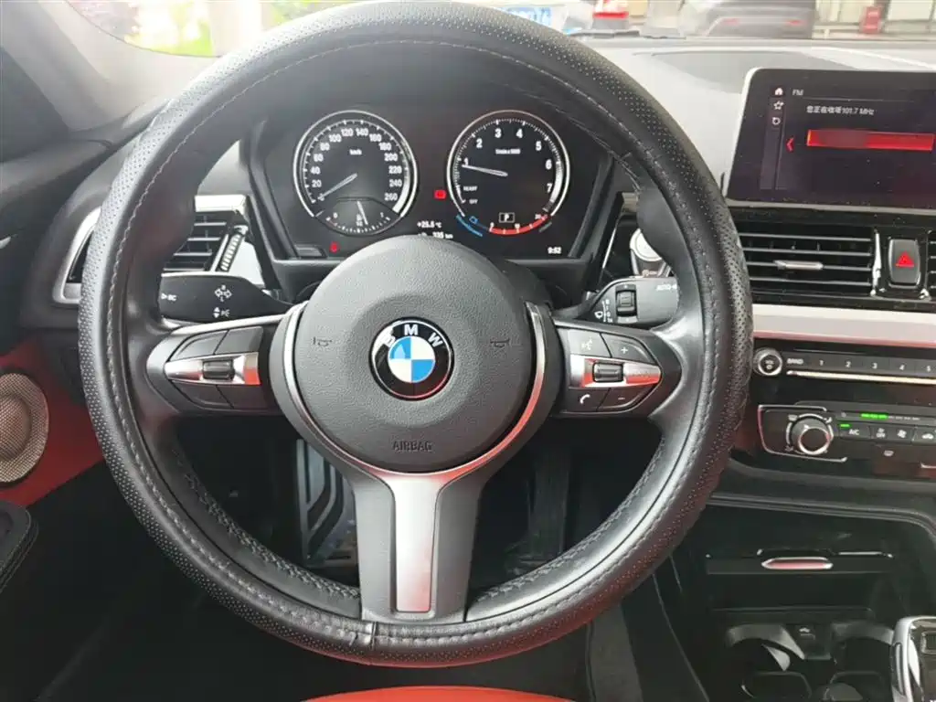 BMW 1 Series 2021 125i M Sport Black Night Edition фото 11