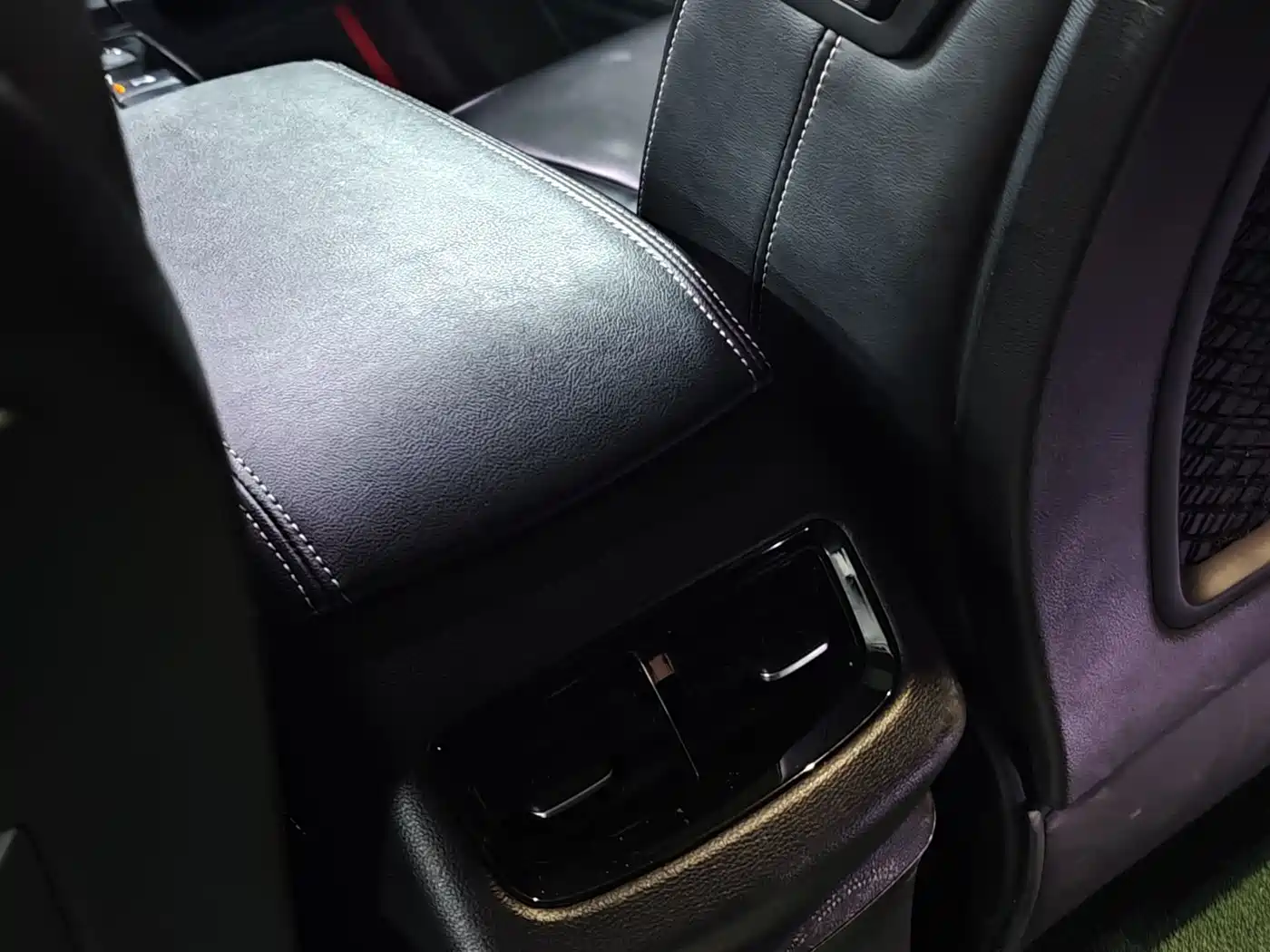 Hongqi H5 2018 30TD Smart Connect Rhythmic Edition фото 22