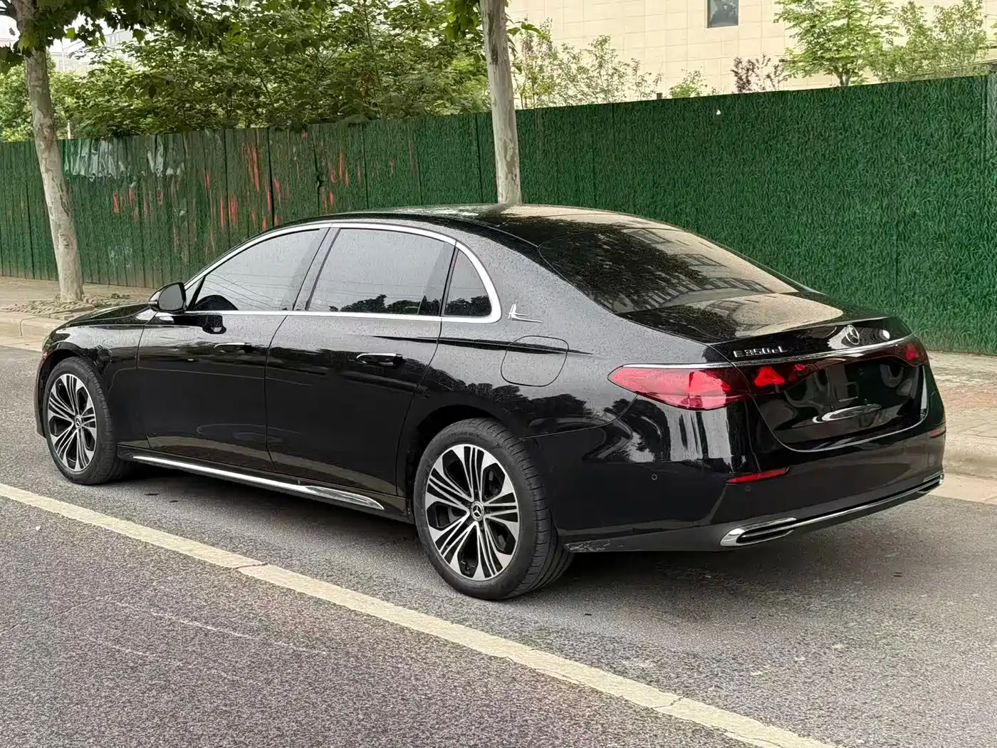 Mercedes-Benz E-Class New Energy 2024 E 350 e L Plug-in Hybrid Sedan фото 9