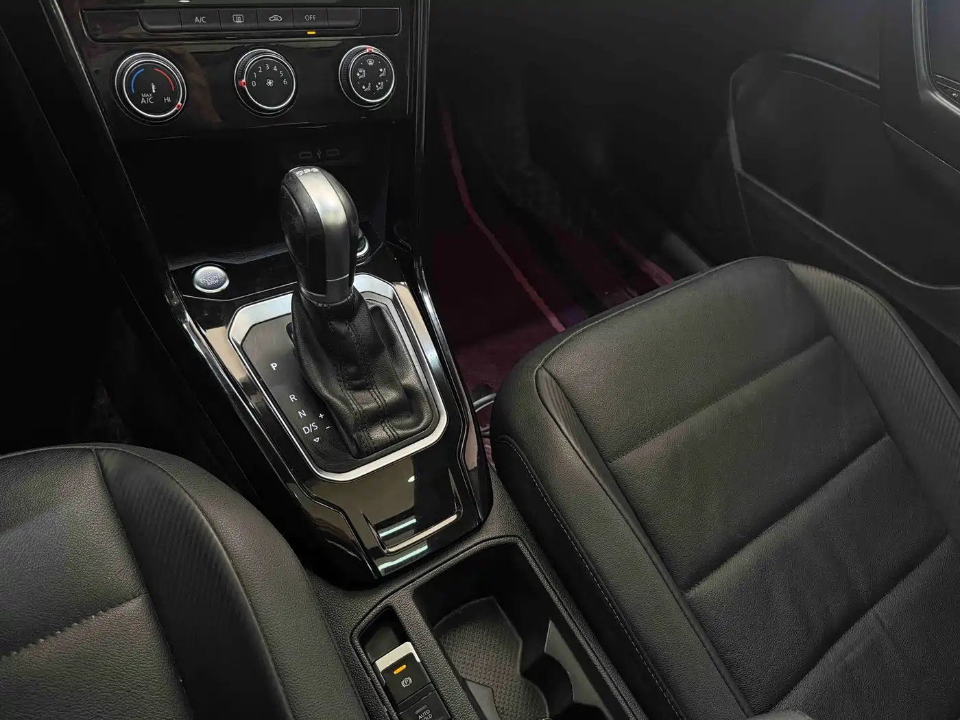 Volkswagen T-ROC 2021 280TSI DSG 2WD Comfort Smart Connect Edition фото 13