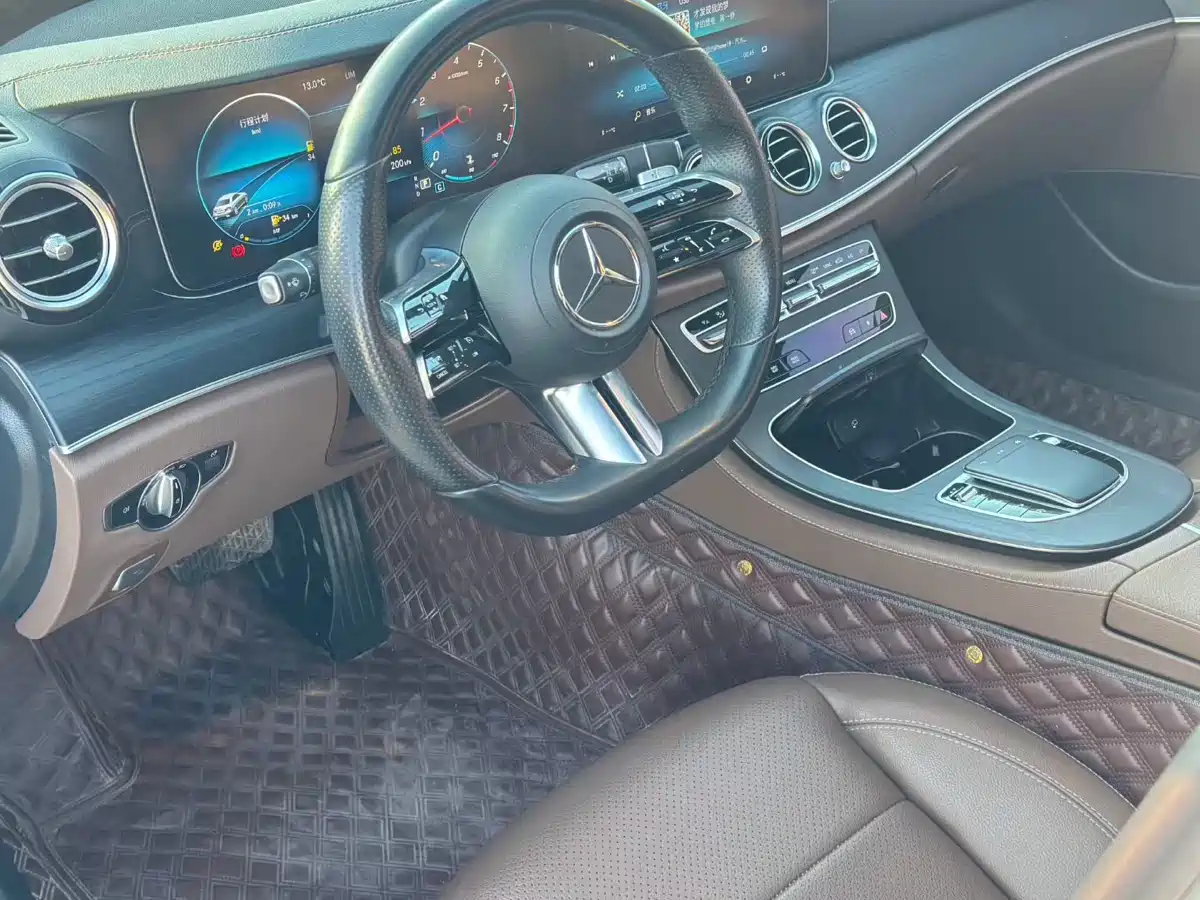 Mercedes-Benz E-Class 2021 E 300 L Sport Fashion фото 4