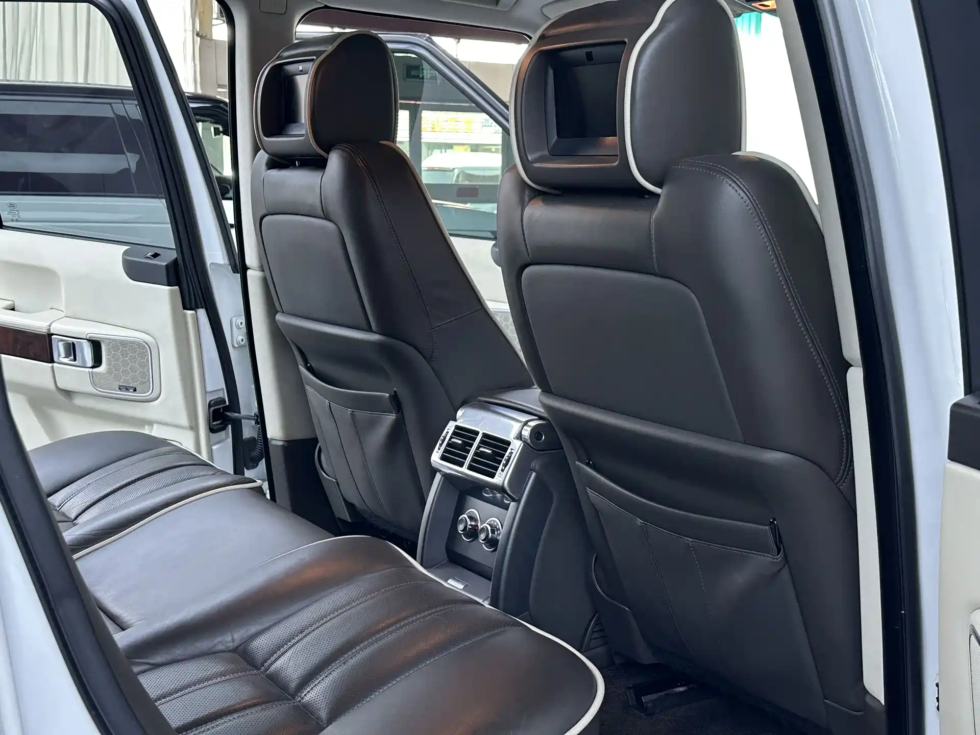 صورة 9 - Land Rover Range Rover