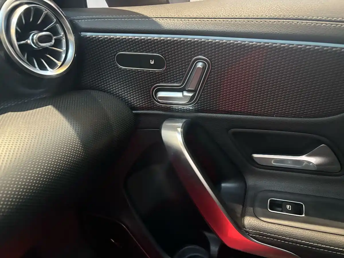 Mercedes-Benz A-Class 2019 A 200 L Sport Sedane Pioneer Special Edition фото 11