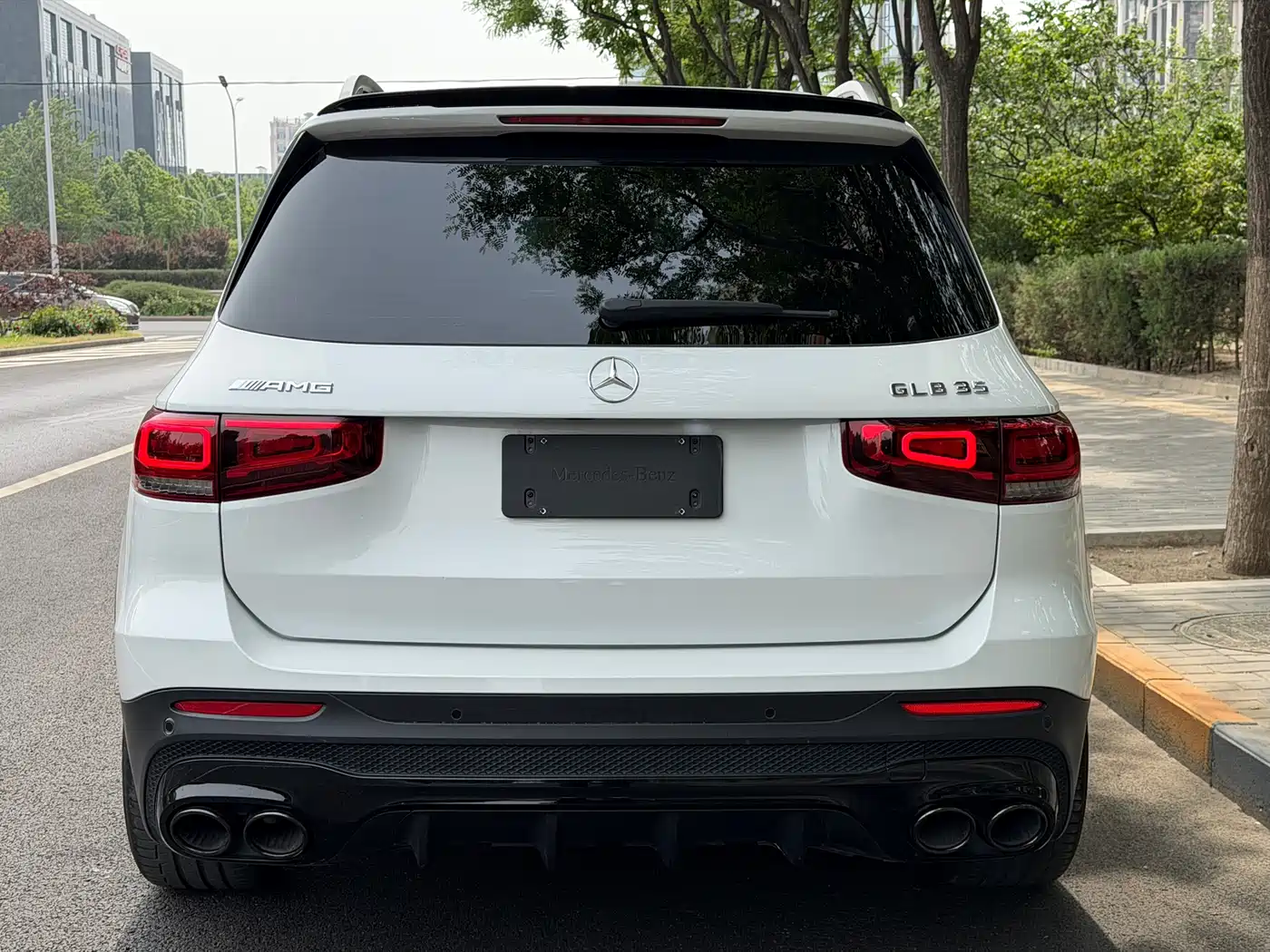 Mercedes-Benz GLB AMG 2023 Model AMG GLB 35 4MATIC фото 4