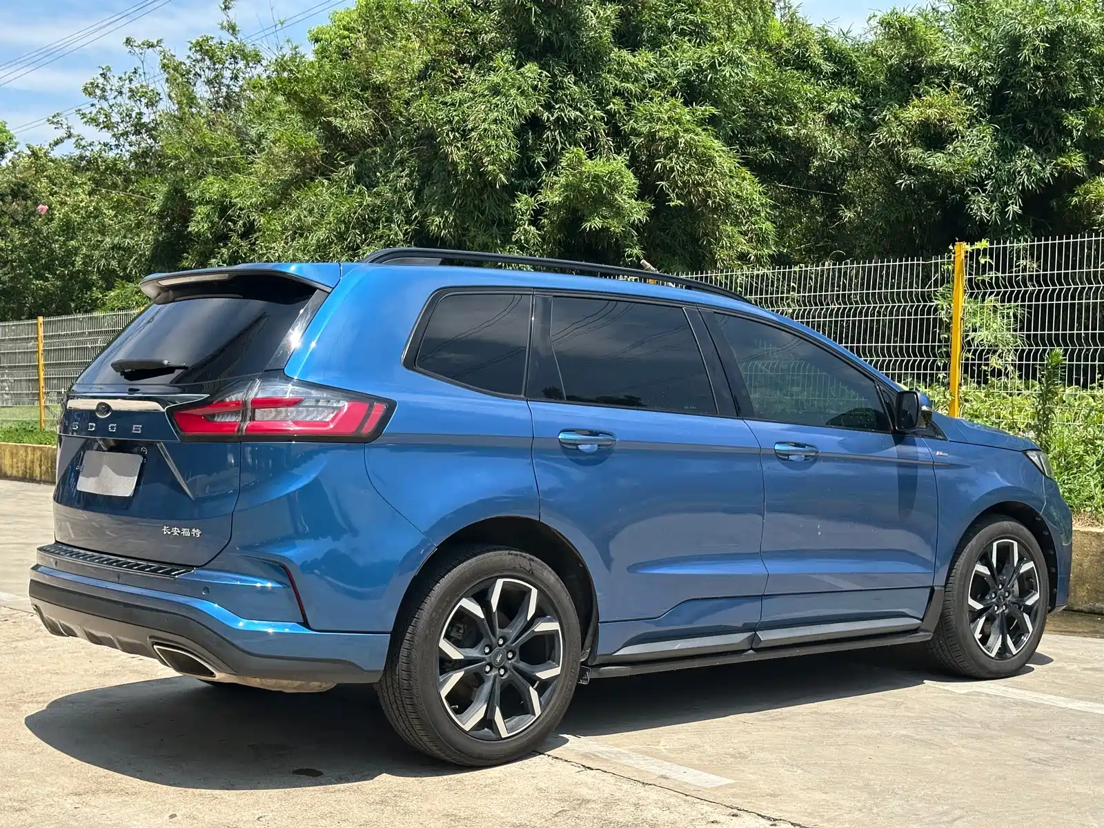 Фото 4 - Ford Edge