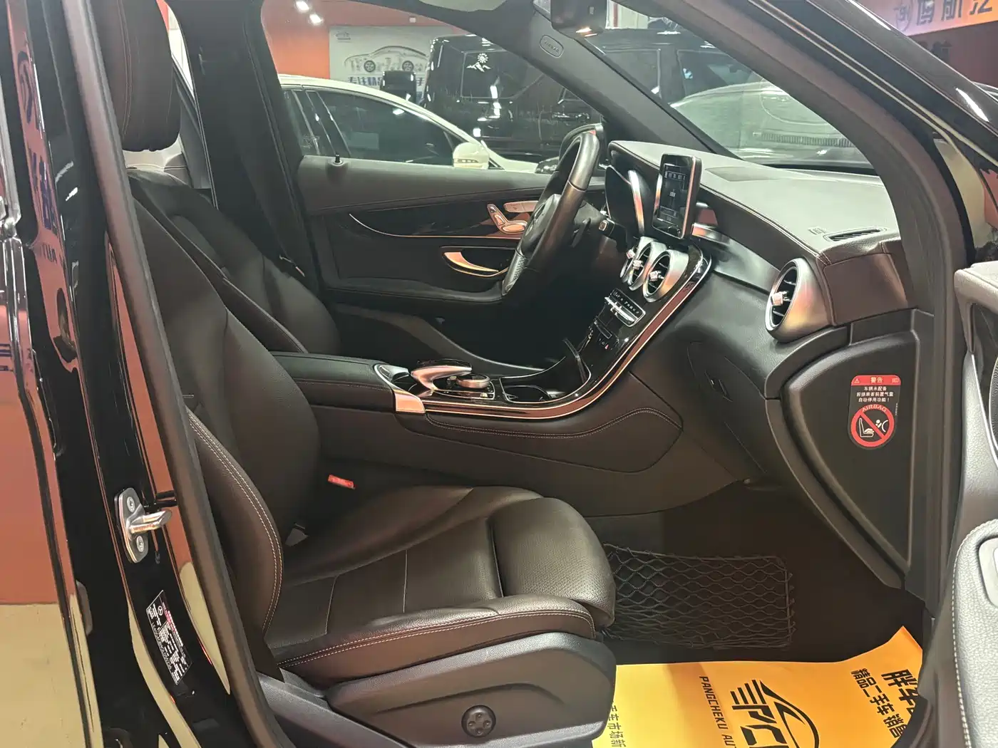 Mercedes-Benz GLC 2016 GLC 260 4MATIC Luxury фото 4