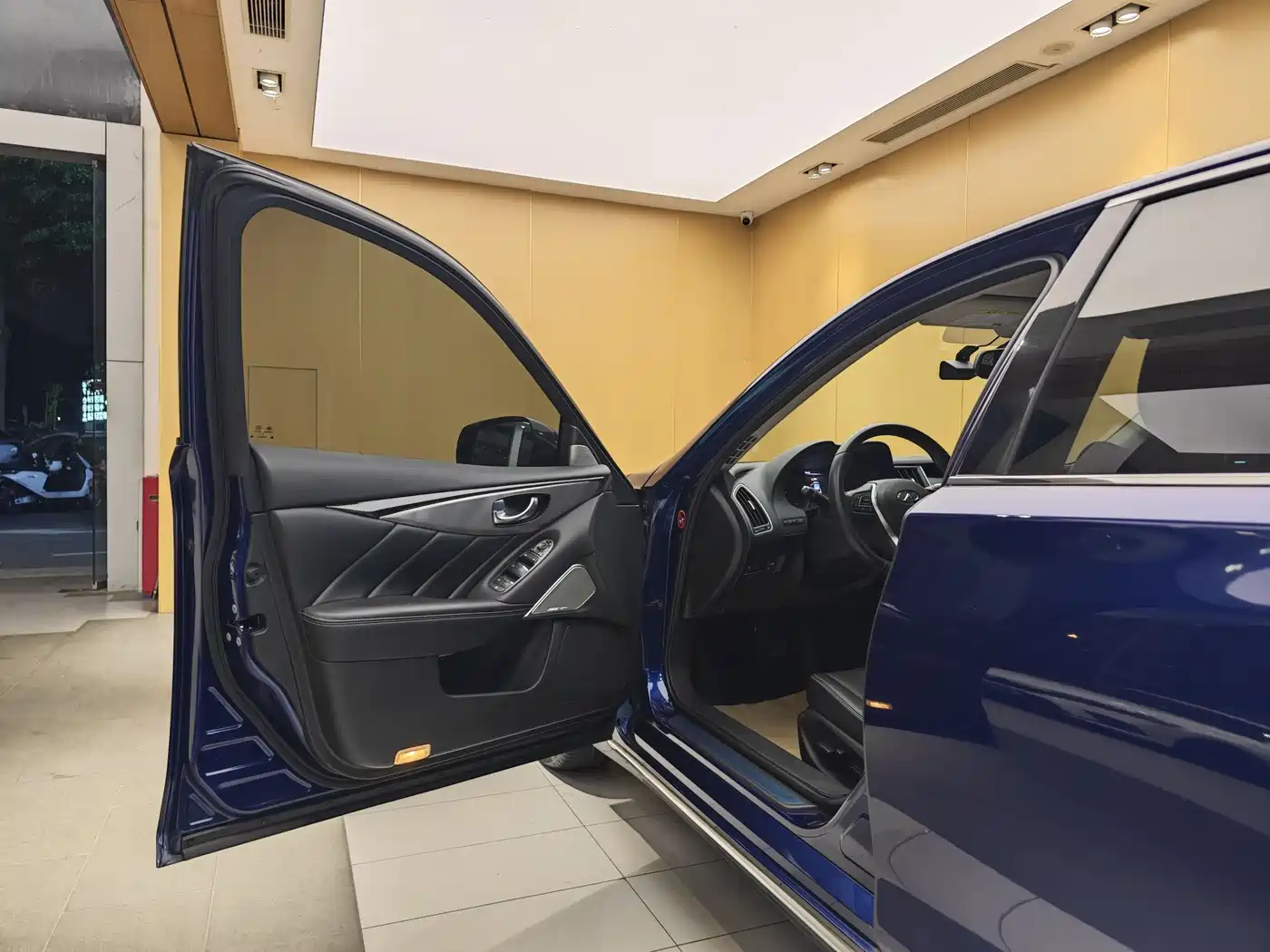 Infiniti Q50L 2021 2018 2.0T Premium Edition (China VI)