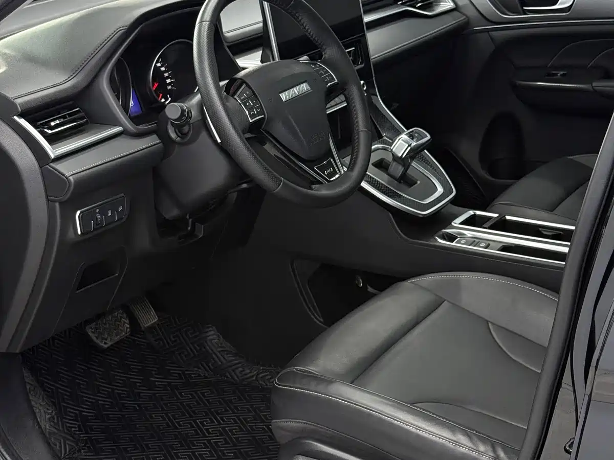 Haval M6 2023 PLUS 1.5T DCT Luxury Smart Connect фото 6