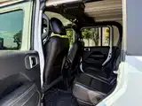 Фото 8 - Jeep Gladiator
