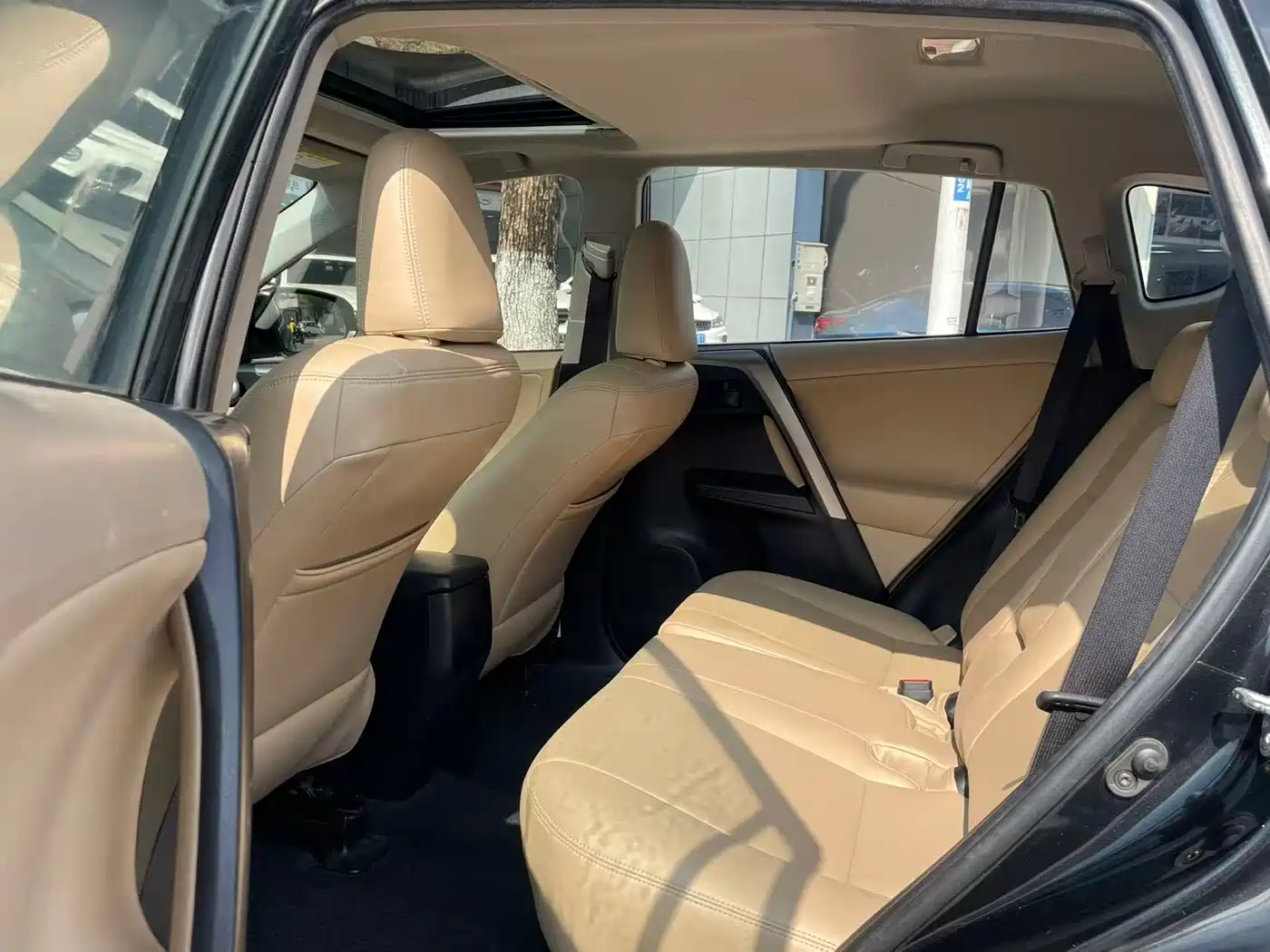 Toyota RAV4 Rongfang 2015 2.0L CVT 2WD Trend Edition фото 5