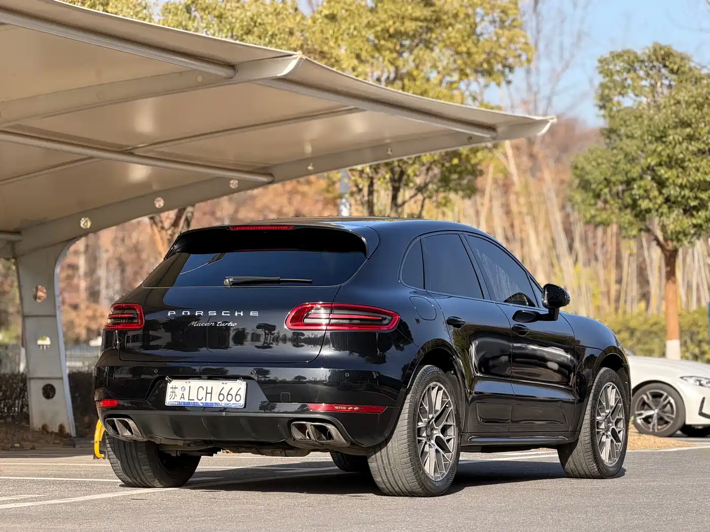 Porsche Macan 2017 Macan Turbo 3.6T фото 4