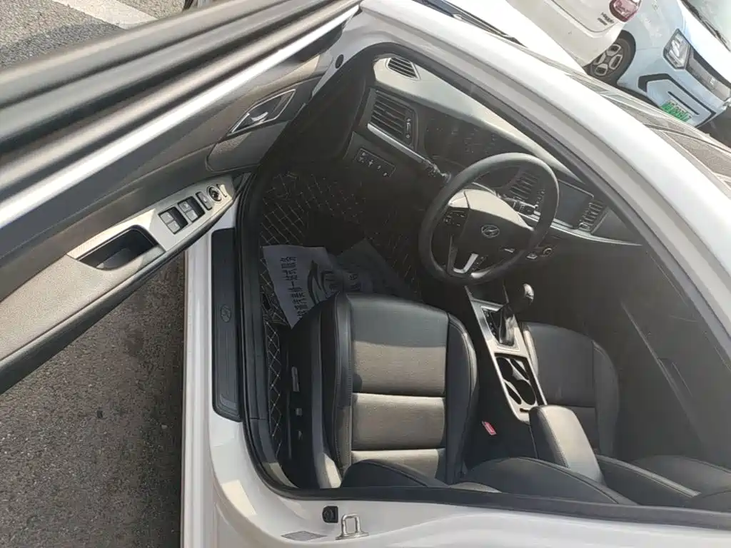 Photo 16 - Hyundai Mistra