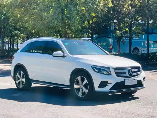 MERCEDES-BENZ GLC