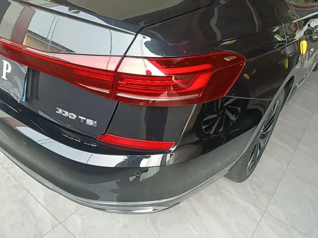 صورة 8 - Volkswagen Passat