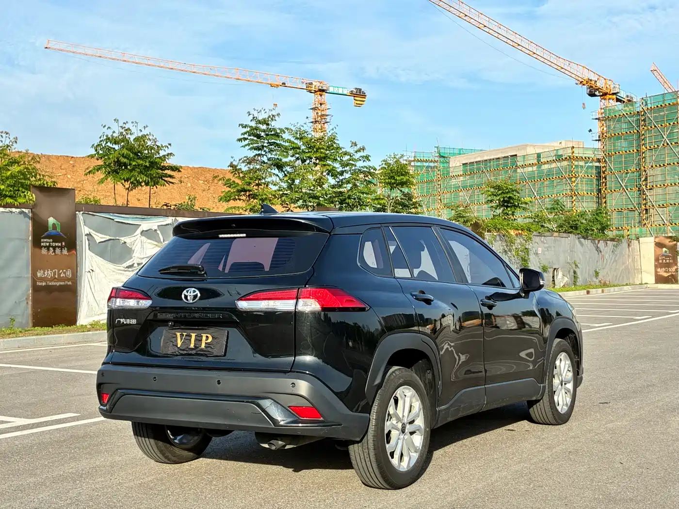 Toyota Frontlander 2023 2.0L CVT Elite Edition фото 5