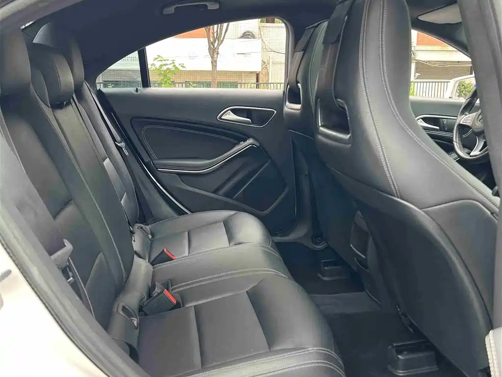 Mercedes-Benz CLA (Import) 2018 CLA 200 Dynamic Edition фото 10