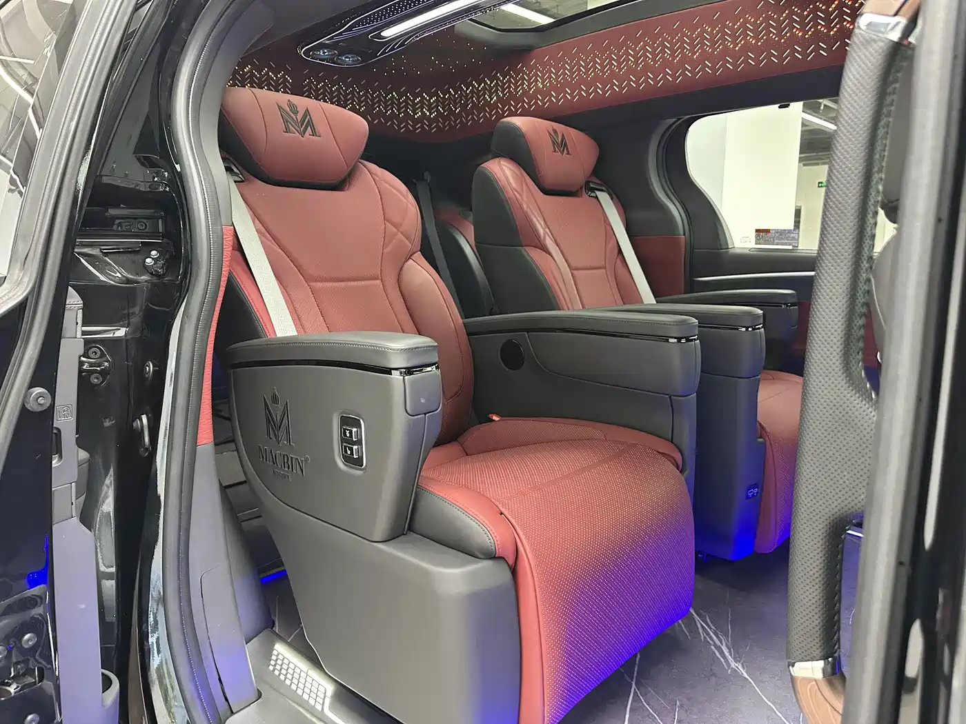 Photo 17 - Toyota Sienna
