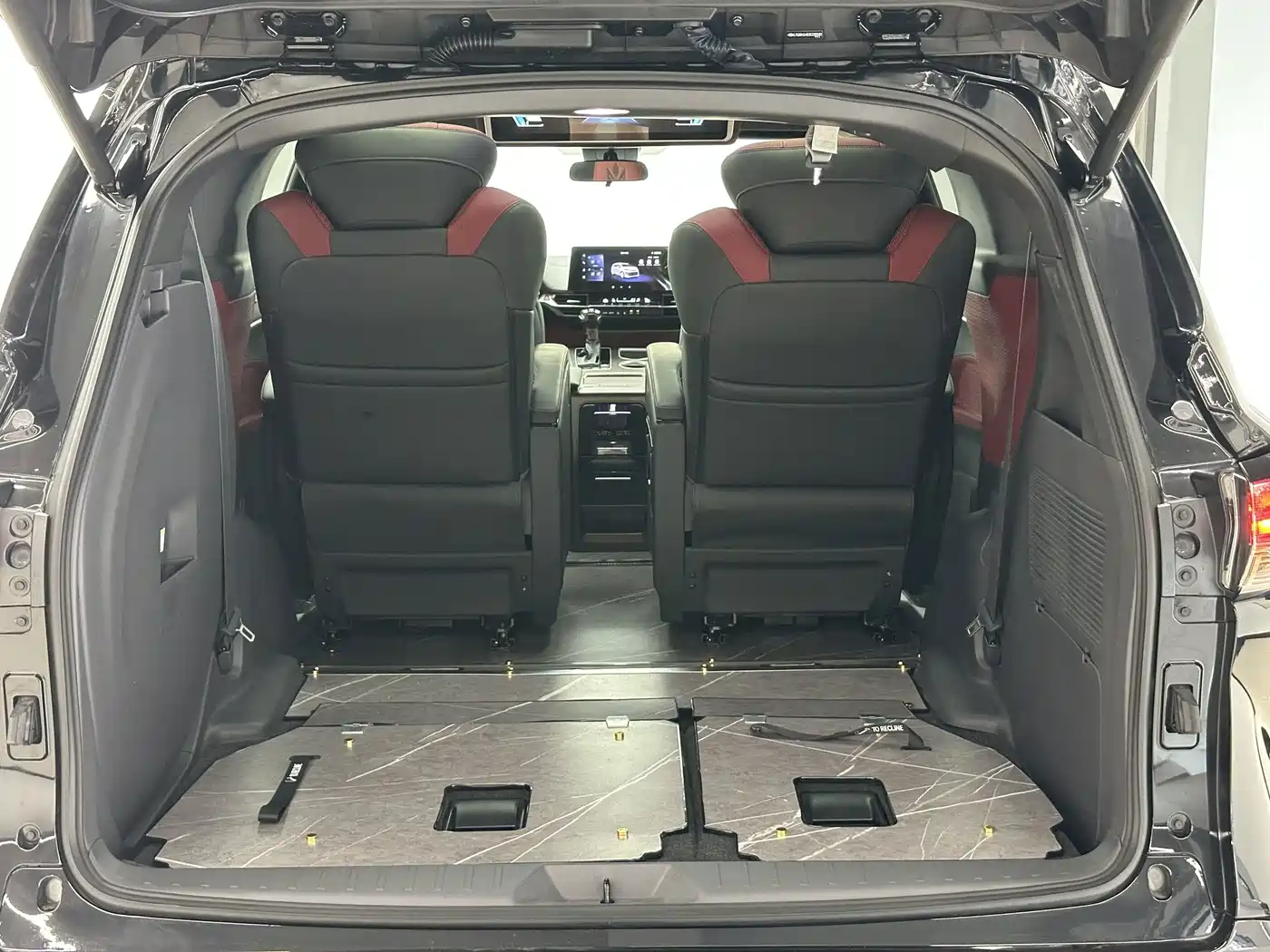 Photo 25 - Toyota Sienna