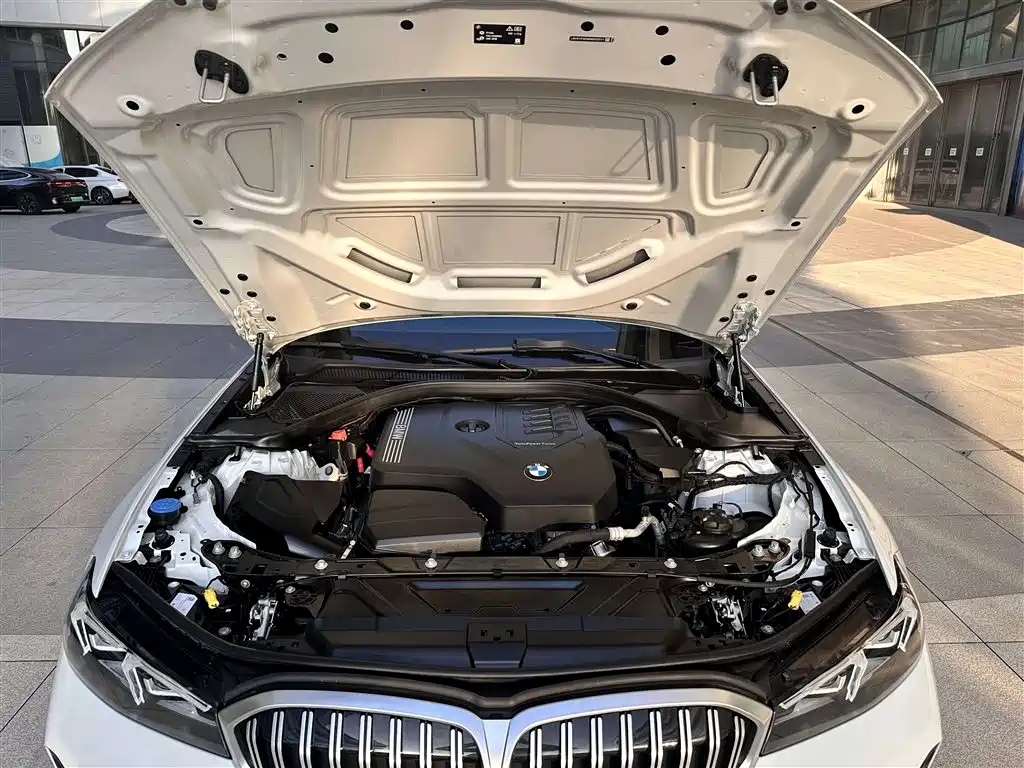 BMW 3 Series 2024 320Li M Sport Package фото 27