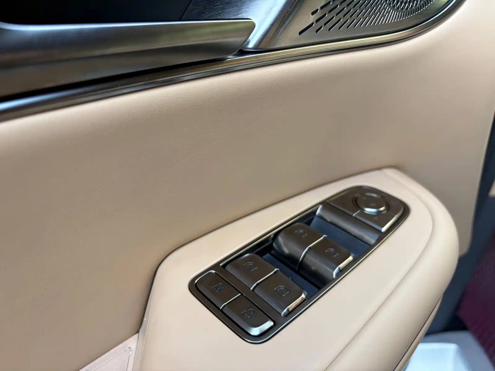 صورة 9 - Hongqi HQ9 PHEV