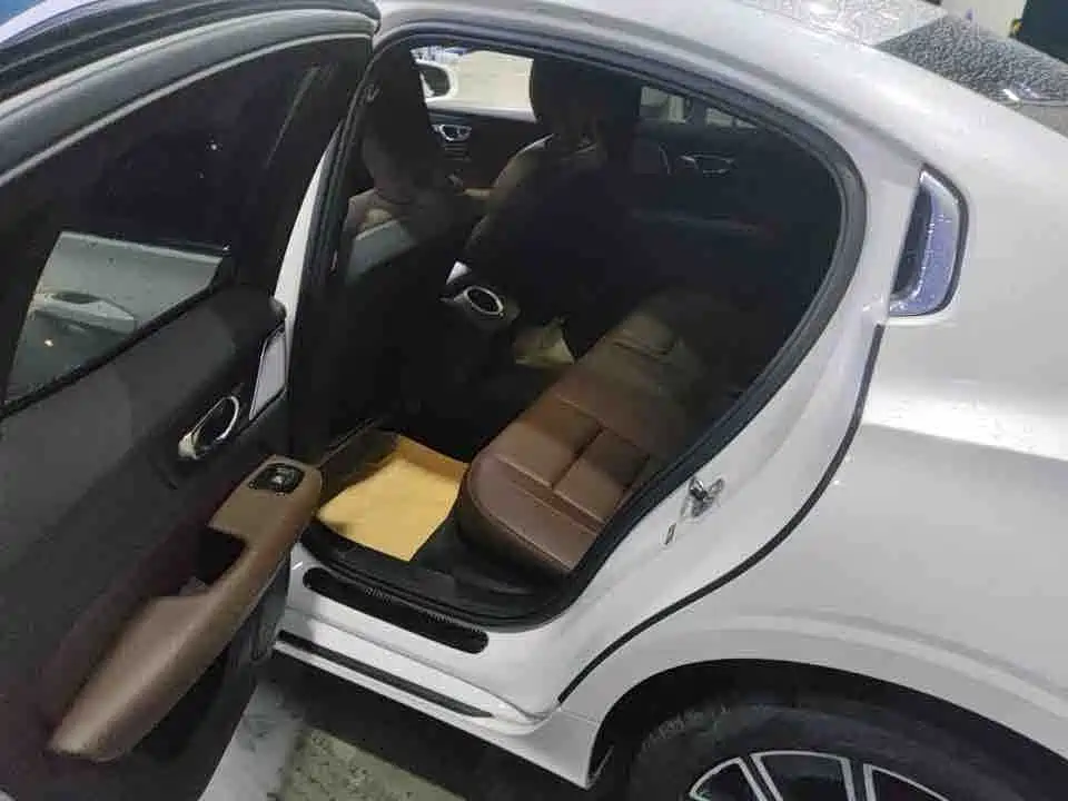 Фото 4 - Volvo S60