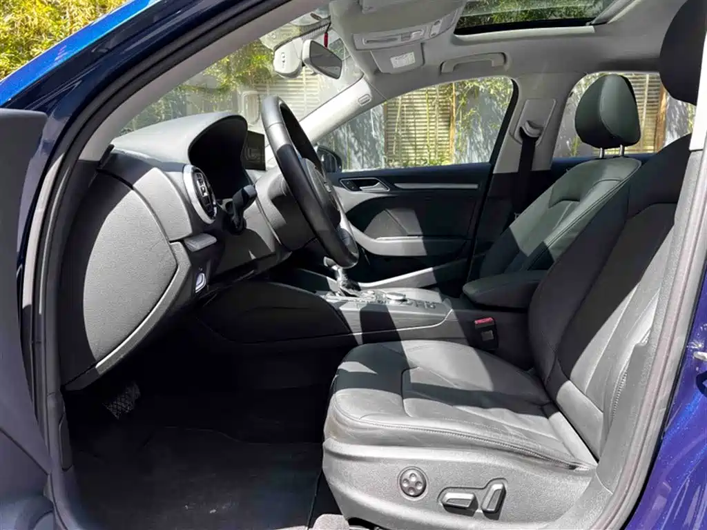 Audi A3 (Import) 2015 Limousine 45 TFSI S line Luxury фото 5