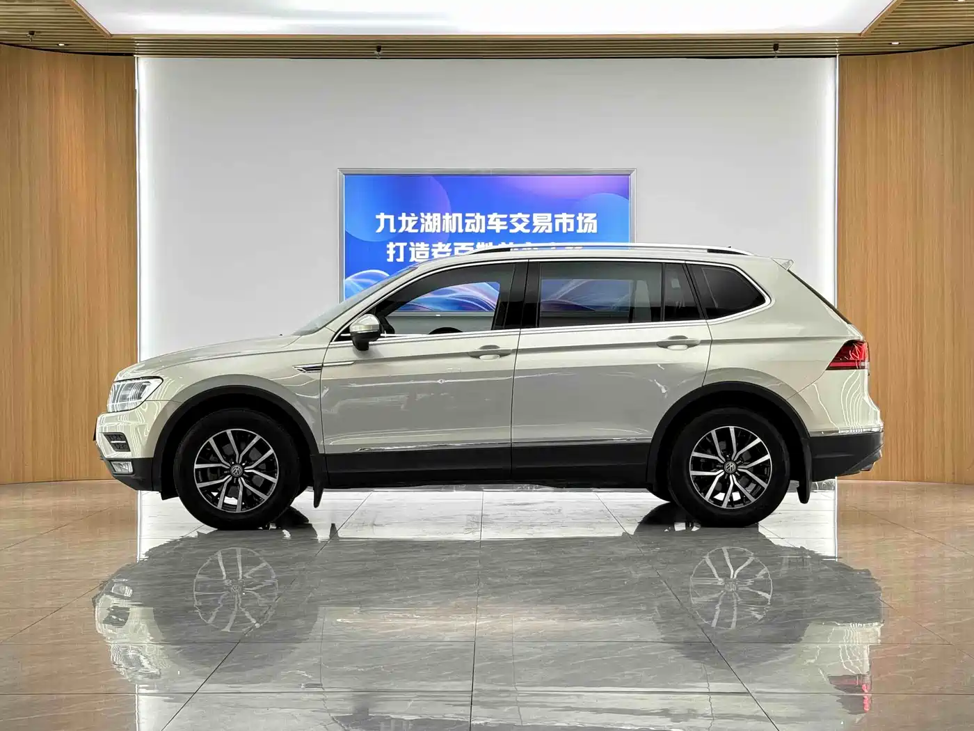 Volkswagen Tiguan L 2018 330TSI Automatic 2WD Luxury Edition фото 4