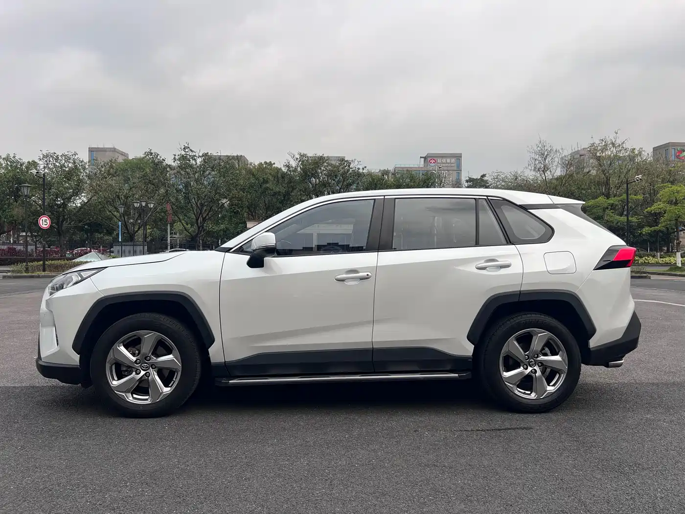 Toyota RAV4 Rongfang 2022 2.0L CVT 2WD Trend Plus Edition фото 24