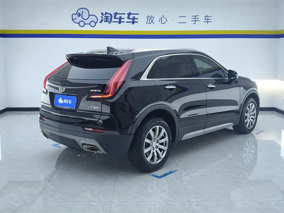 CADILLAC XT4