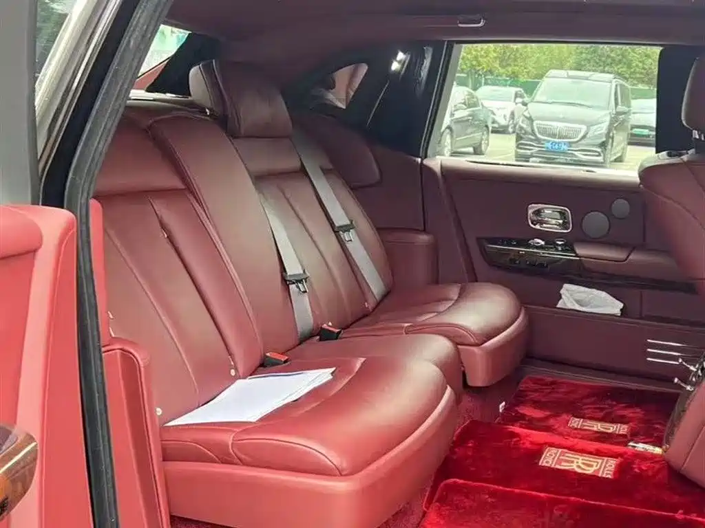 Rolls-Royce Phantom 2018 6.7T Long Wheelbase Version фото 7