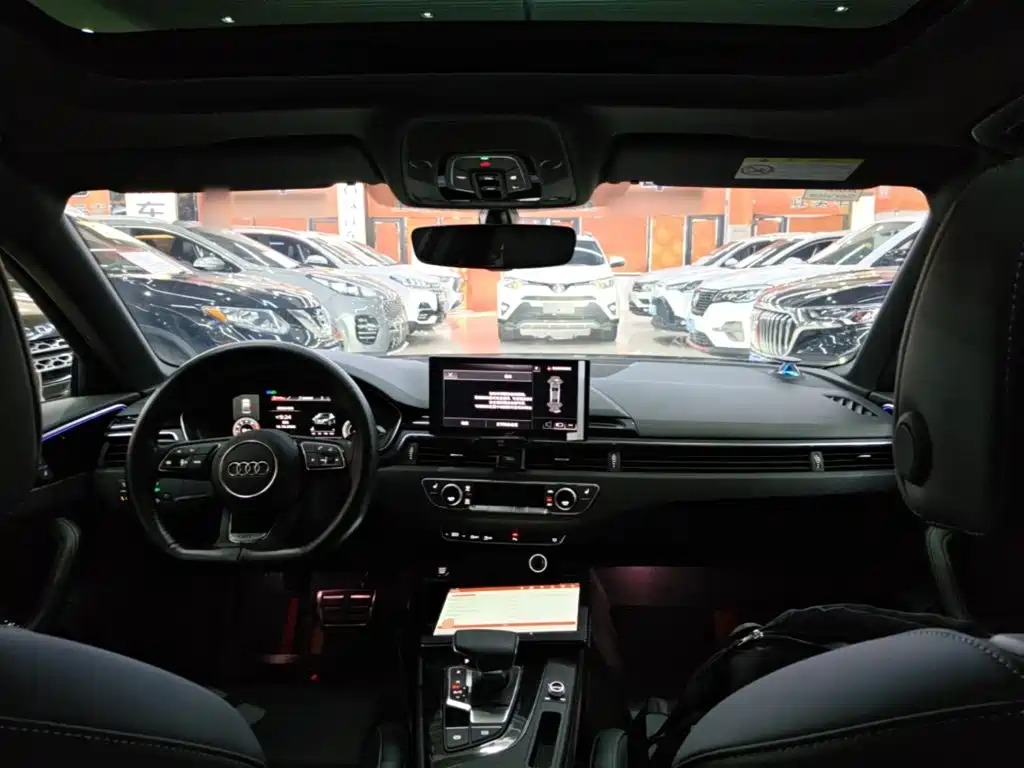 Photo 10 - Audi A4L