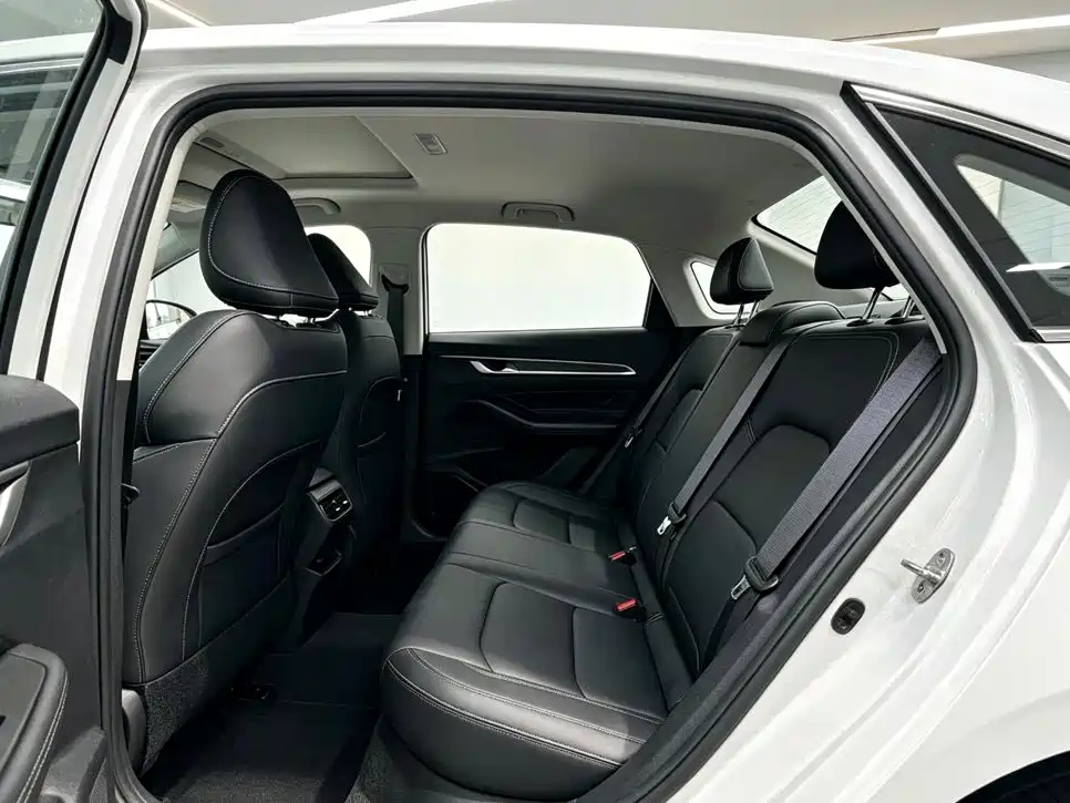 Фото 6 - Geely Emgrand