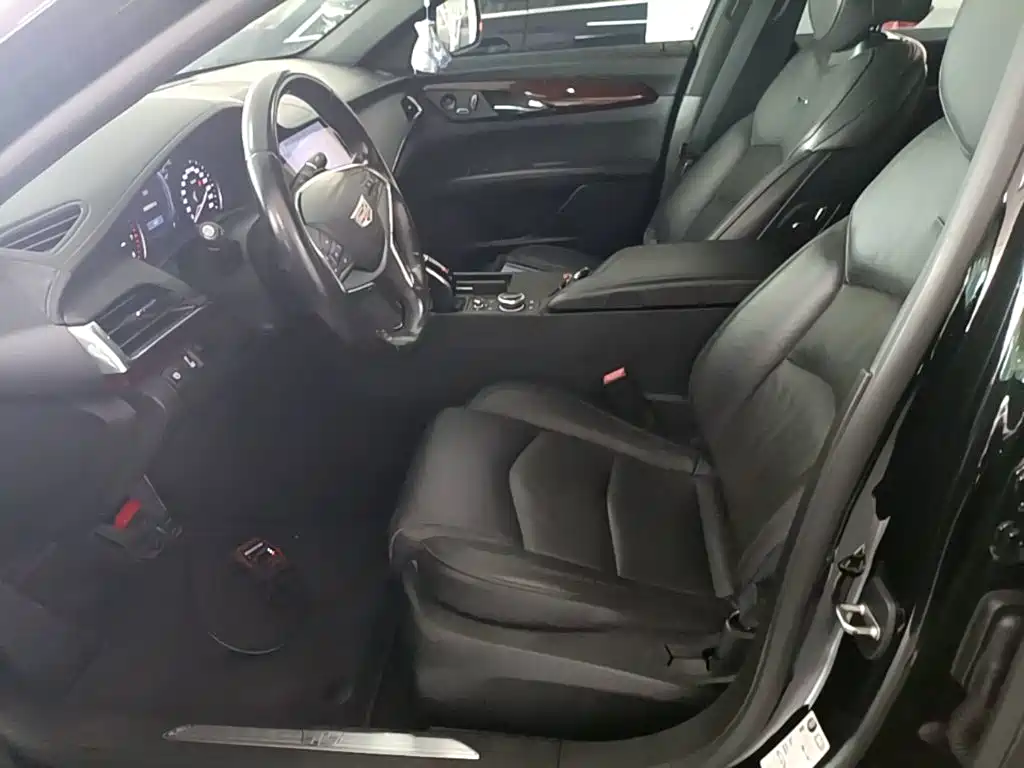 Фото 15 - Cadillac CT6
