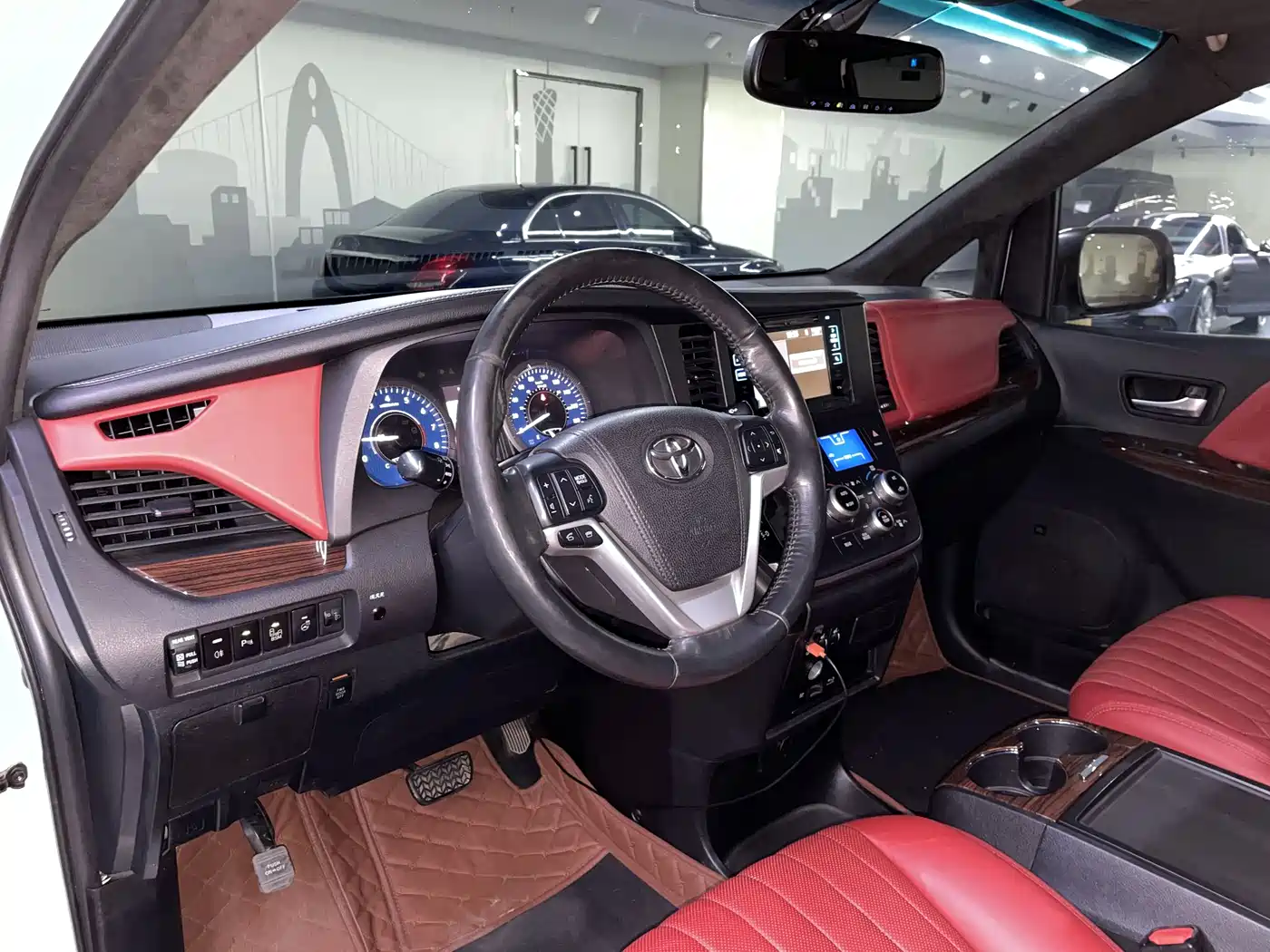 Toyota Sienna 2015 3.5L 4WD L фото 10