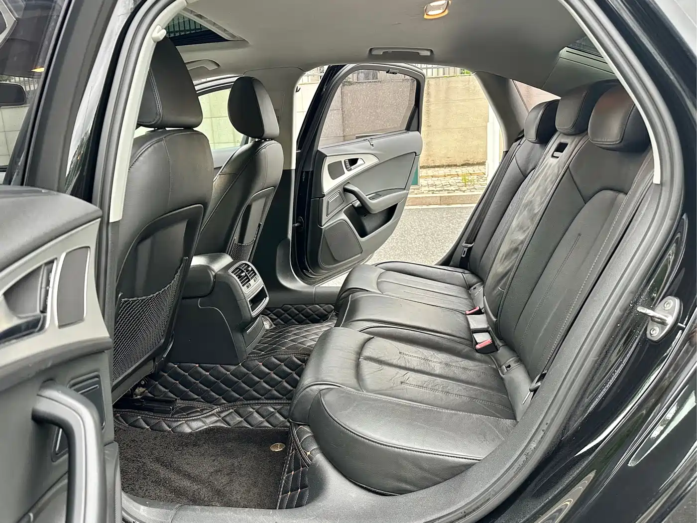 Фото 9 - Audi A6L