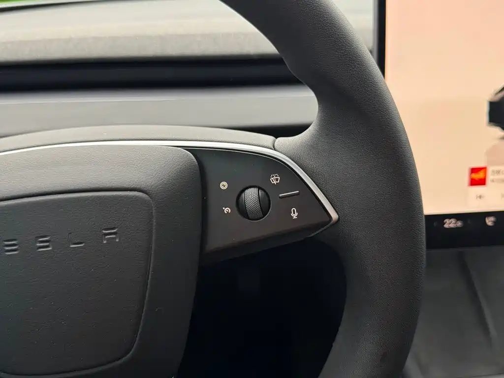 Photo 28 - Tesla Model 3