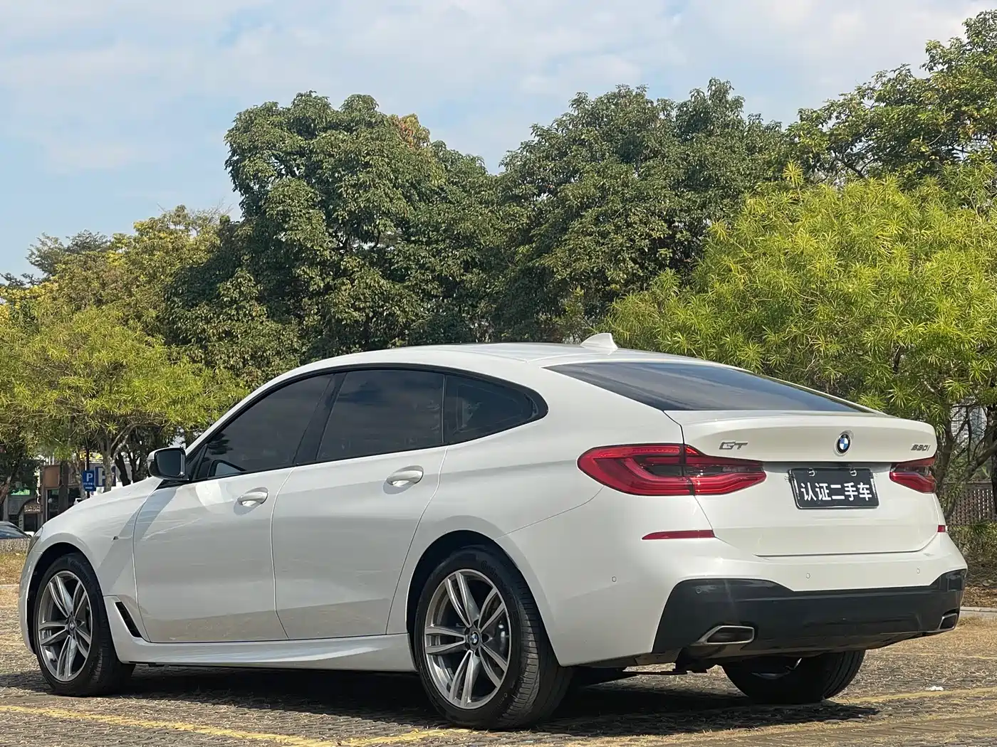 BMW 6 Series GT 2020 630i M Sport Package фото 6