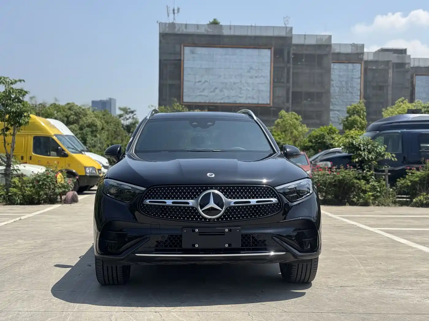 Mercedes-Benz GLC 2026 GLC 300 L 4MATIC Luxury 5-Seater фото 2