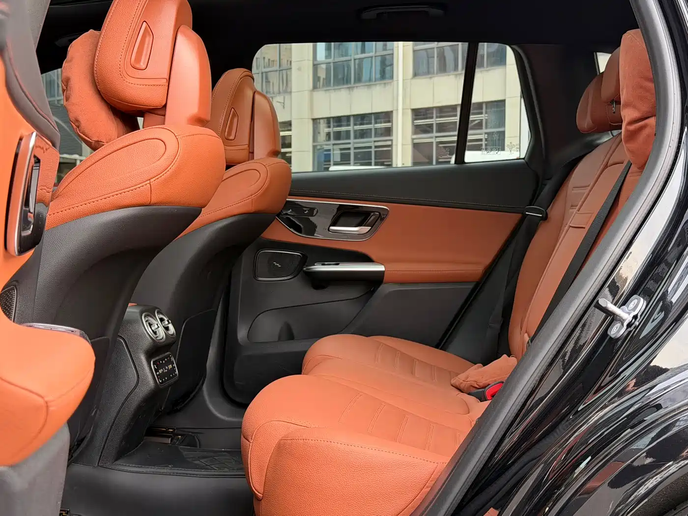 Mercedes-Benz GLC 2024 GLC 260 L 4MATIC Luxury 5-seater фото 8