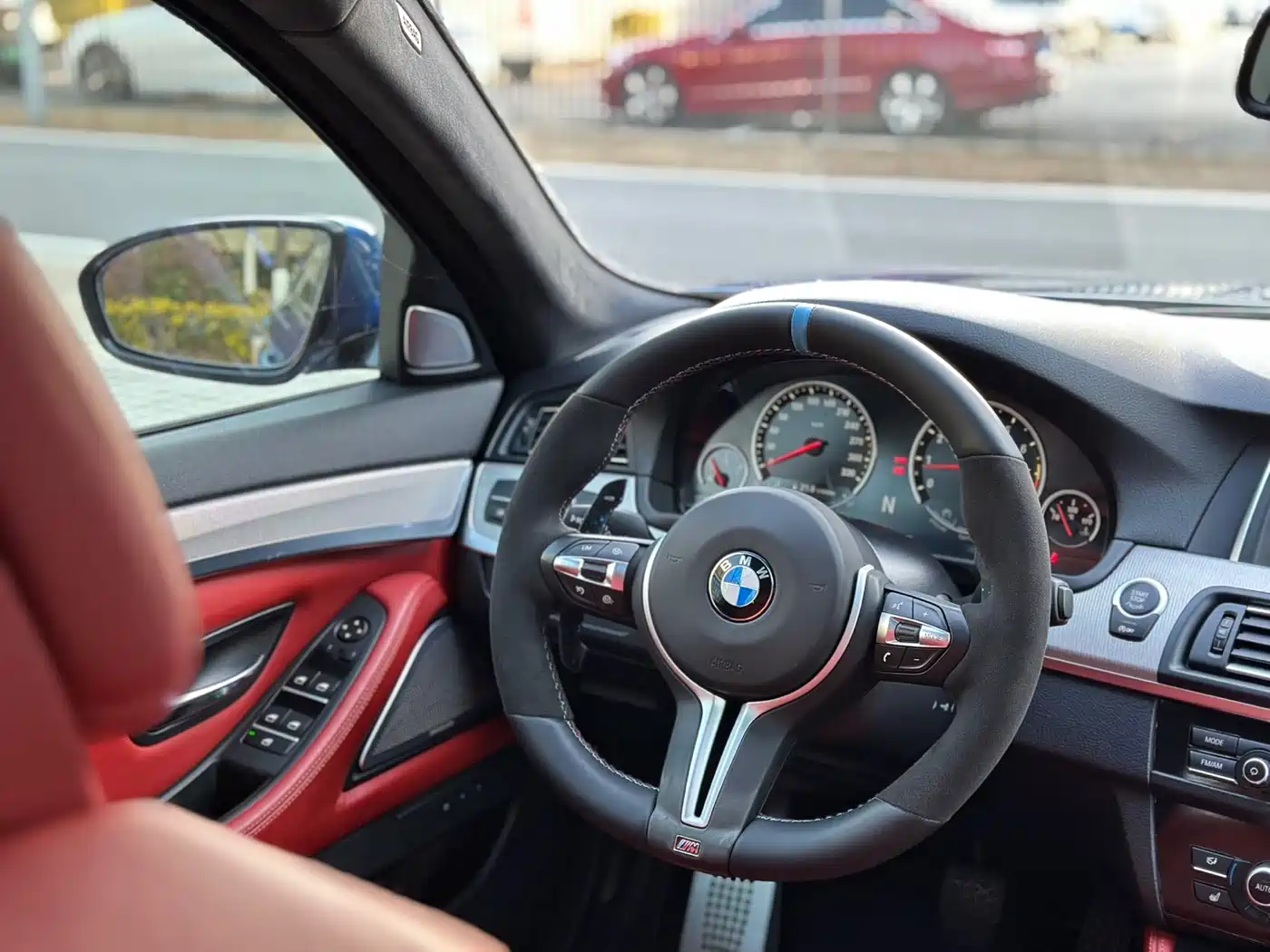 BMW M5 2014 M5 фото 12