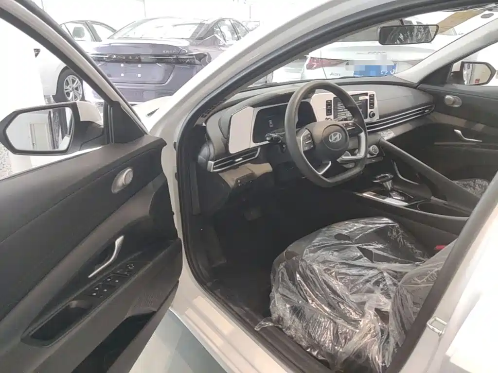 Hyundai Elantra 2026 2023 1.5L CVT GLS Premium