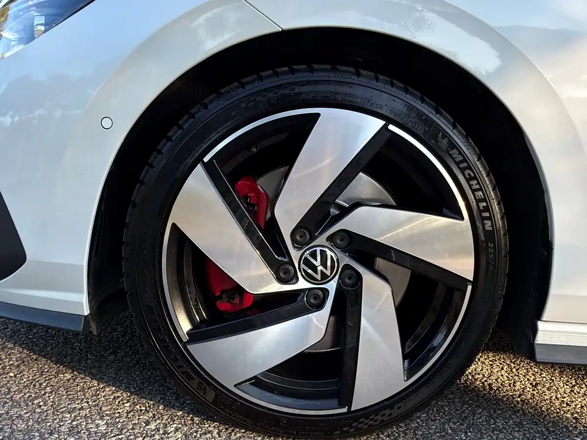 Volkswagen Golf GTI 2023 380TSI DSG GTI фото 7
