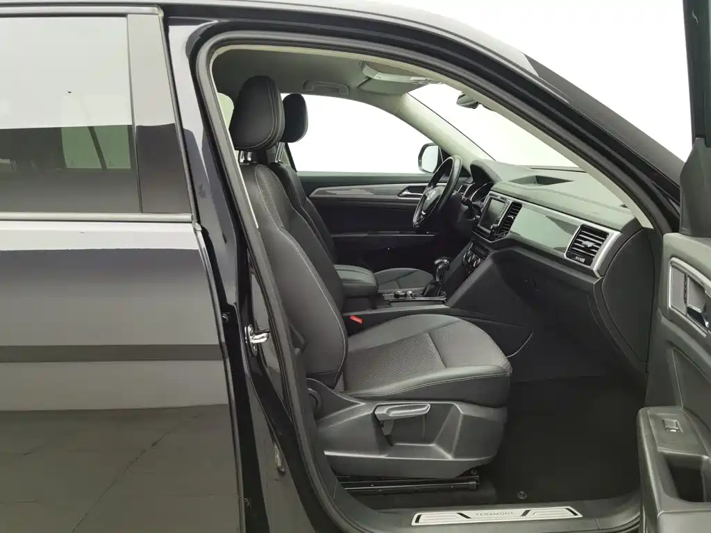 Фото 23 - Volkswagen Teramont