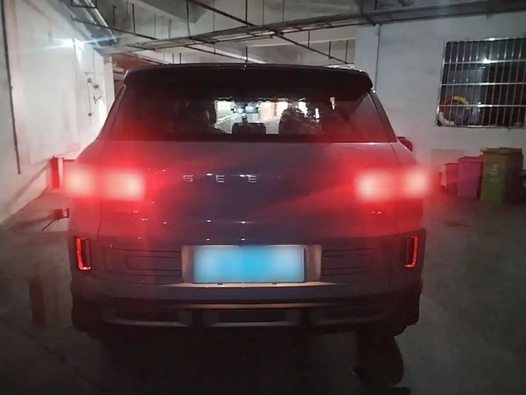 Фото 6 - Geely ICON